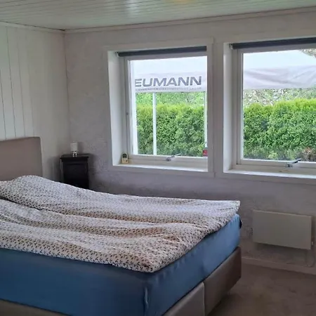 Cozy And Spacious With Its Own Outdoor Area Apartamento Kristiansand